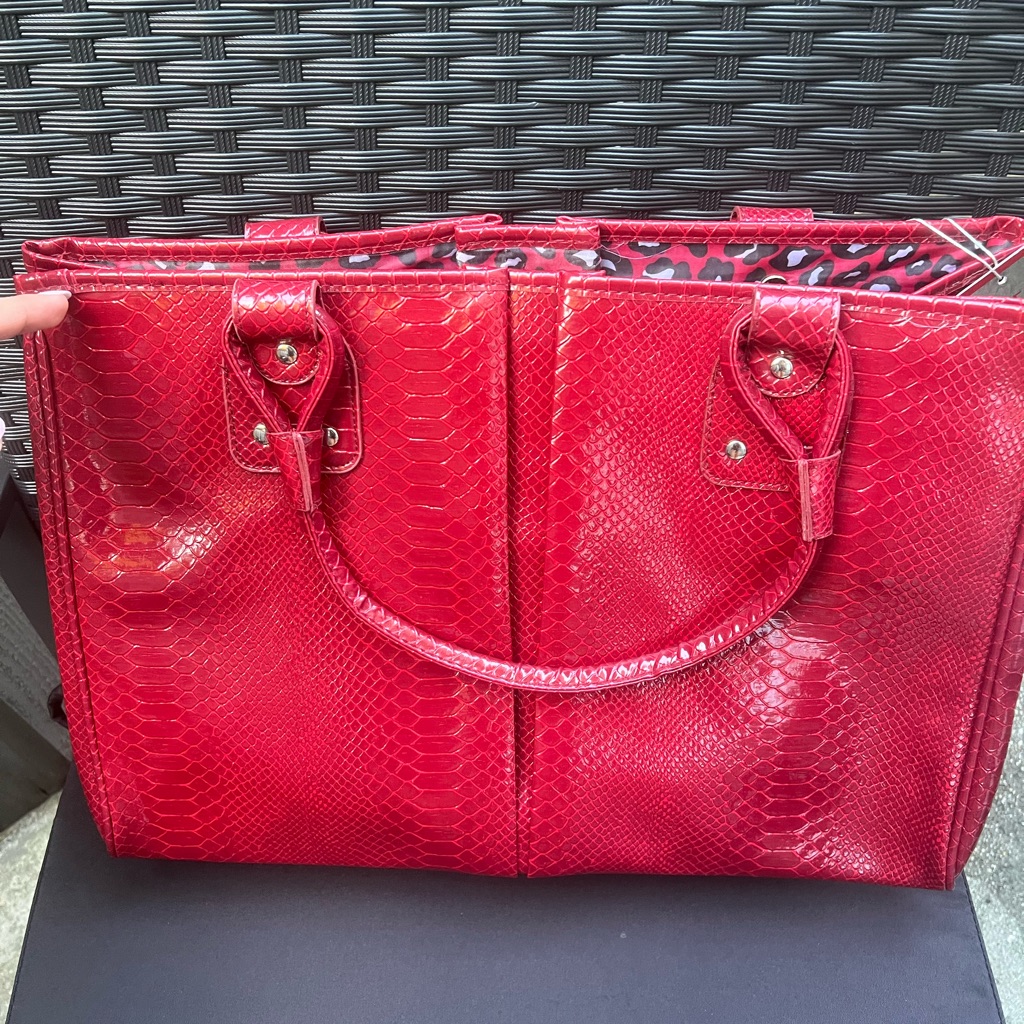 Red Large Elizabeth Arden Perfume Bag